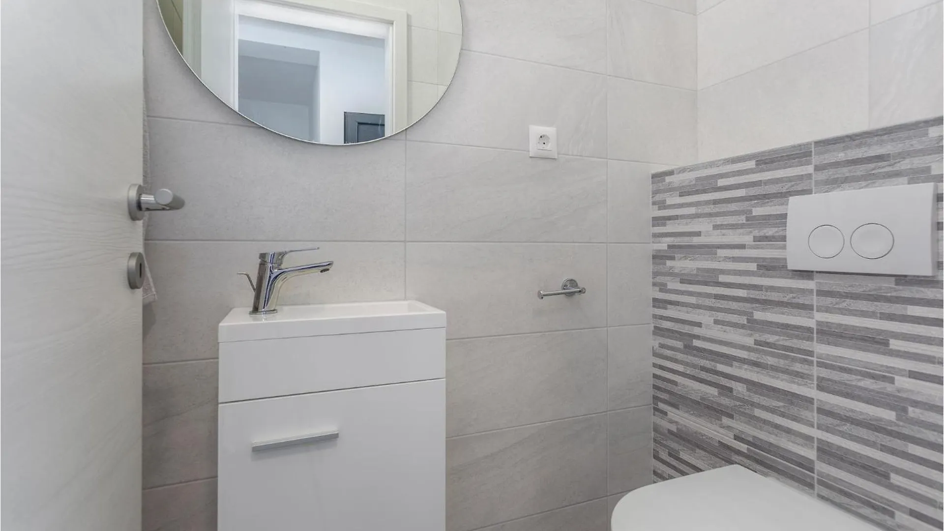 Awesome Apartment In Vrbnik With Kitchen 0*,  Croatia