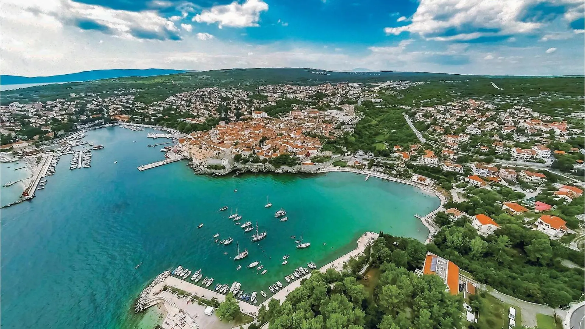 Awesome Apartment In Vrbnik With Kitchen Chorvatsko