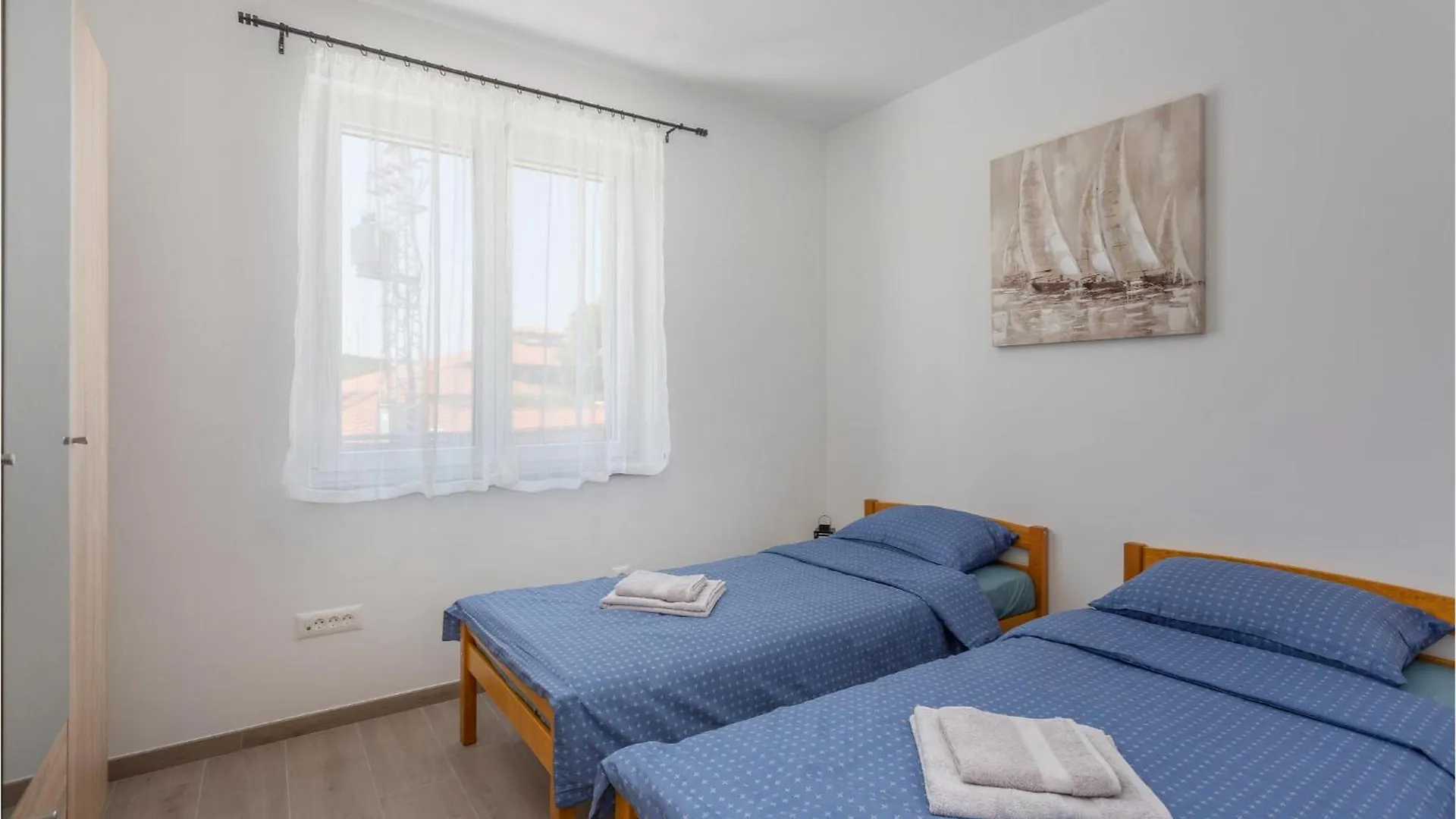 Awesome Apartment In Vrbnik With Kitchen