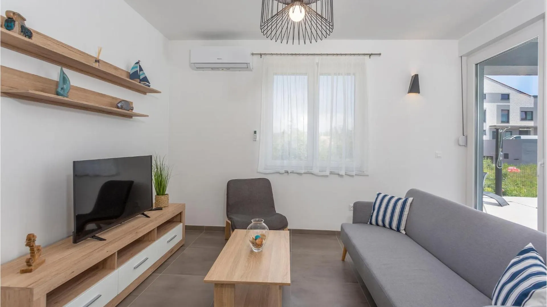 Awesome Apartment In Vrbnik With Kitchen Chorvatsko