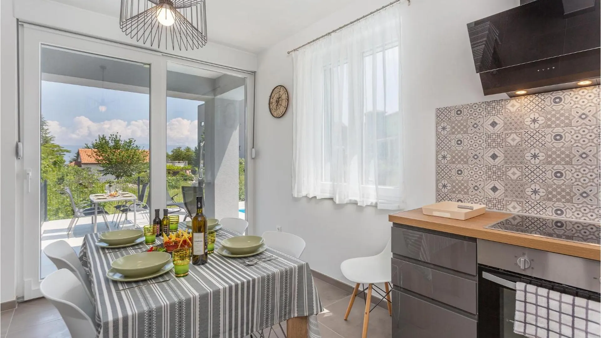 Awesome Apartment In Vrbnik With Kitchen Chorvatsko